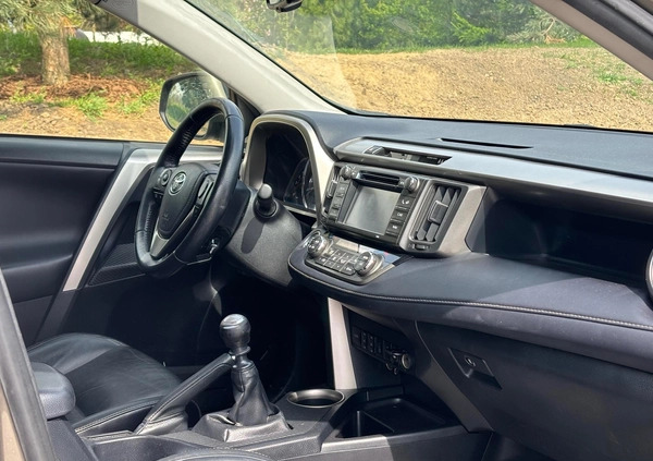 Toyota RAV4 cena 59900 przebieg: 235000, rok produkcji 2013 z Stąporków małe 106